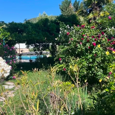 D'hotes - Le Pin Des Arches Bed & Breakfast