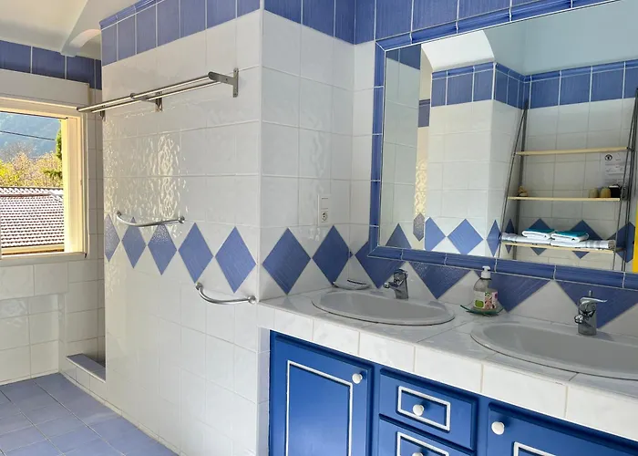 D'hotes - Le Pin Des Arches 3*