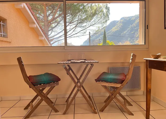 D'hotes - Le Pin Des Arches Bed & Breakfast