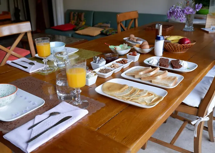 Bed & Breakfast D'hotes - Le Pin Des Arches 3*